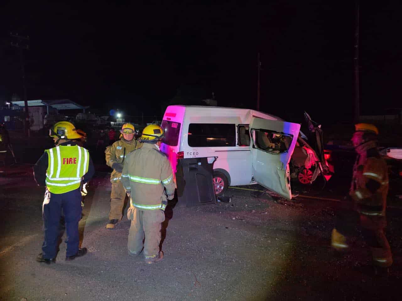 Resultan heridos trabajadores de CFE