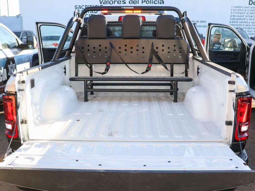 Recibe Ayuntamiento de Guaymas unidades para Seguridad Pública y Tránsito Municipal 5 235