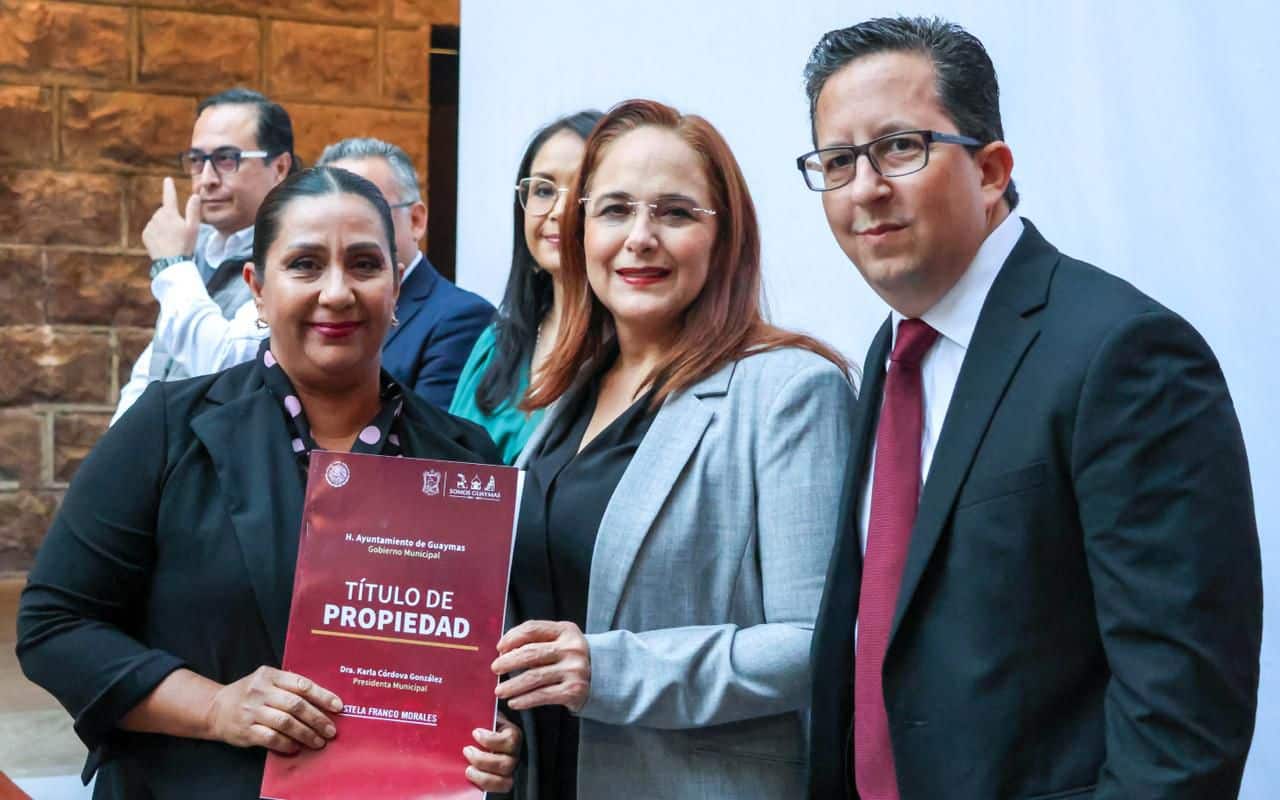 Entregan títulos de propiedad en Guaymas