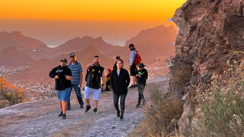 Ascenderán al cerro microondas 1 416