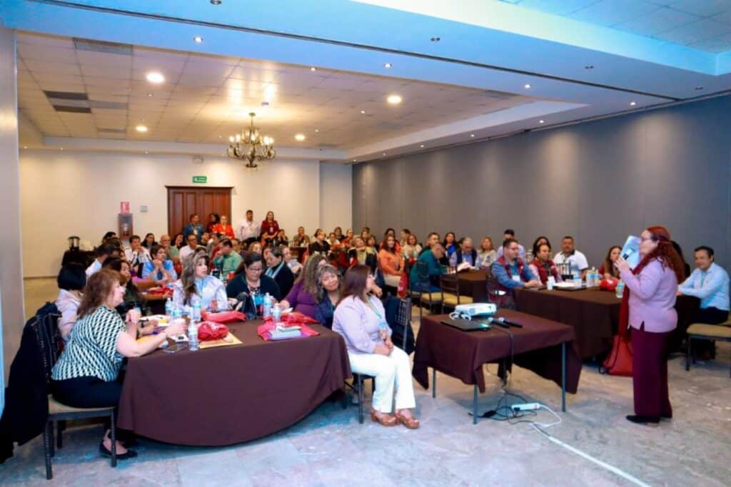 Realiza ISEA Encuentro Estatal “Retos del Rezago Educativo: Un camino hacia el bienestar social” 1 423 1