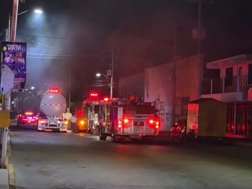 Se registra fuerte incendio en el área comercial 5 439 1