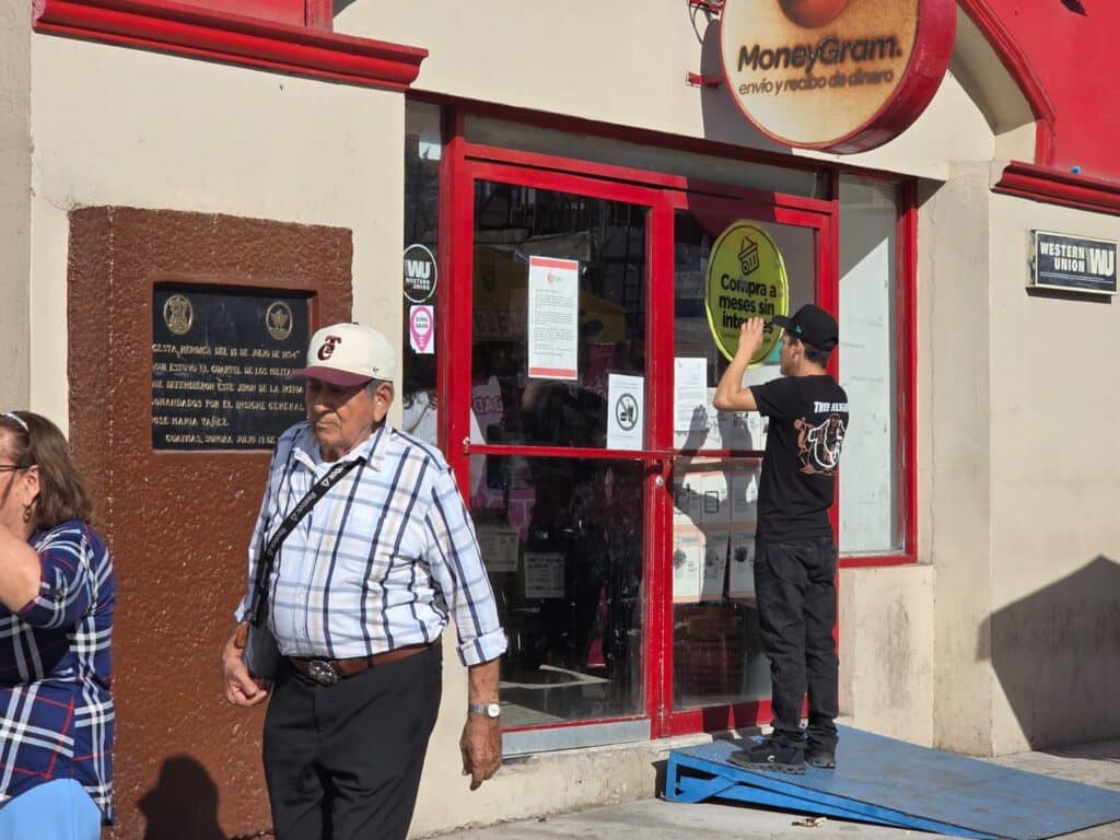 Despiden a empleados de Waldo’s 2 462