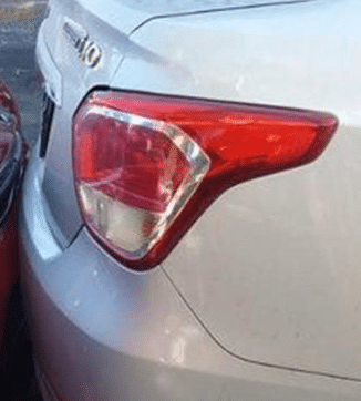 Deja daños materiales choque de autos