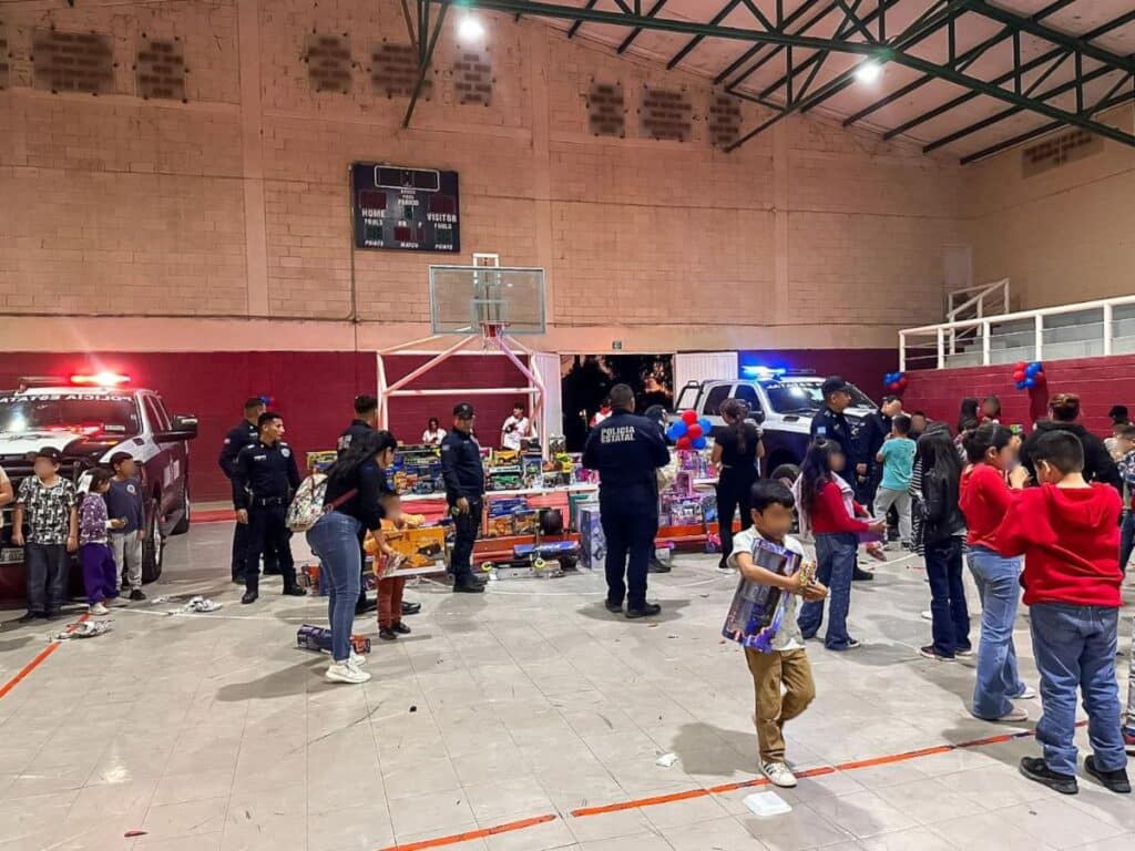 Policía Estatal lleva alegría, esperanza y solidaridad a la niñez sonorense durante las fiestas decembrinas 2 561