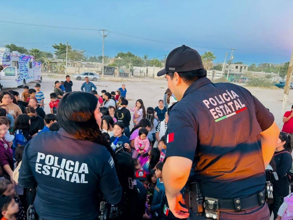 Policía Estatal lleva alegría, esperanza y solidaridad a la niñez sonorense durante las fiestas decembrinas 4 563