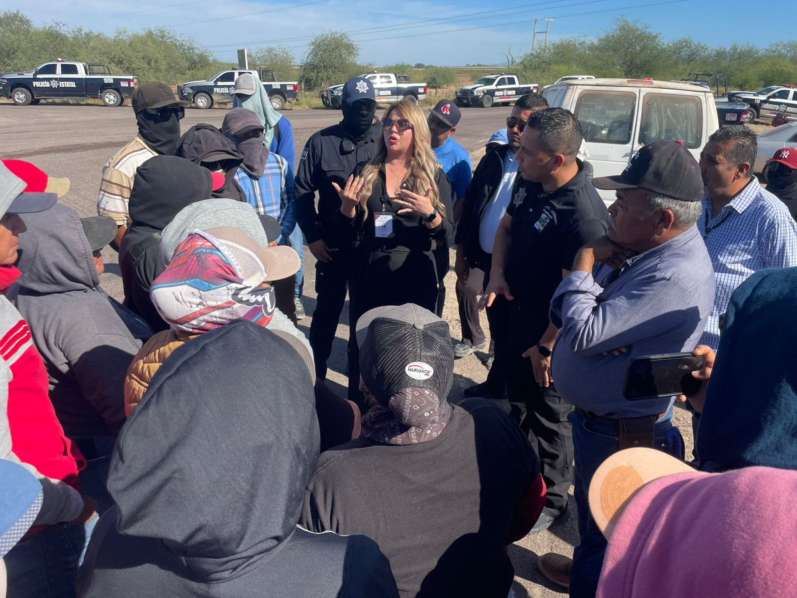Realizan jornaleros agrícolas manifestación por falta de pagos