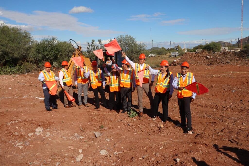 Construye sección 54 del SNTE Unidad Social en Guaymas 1 93