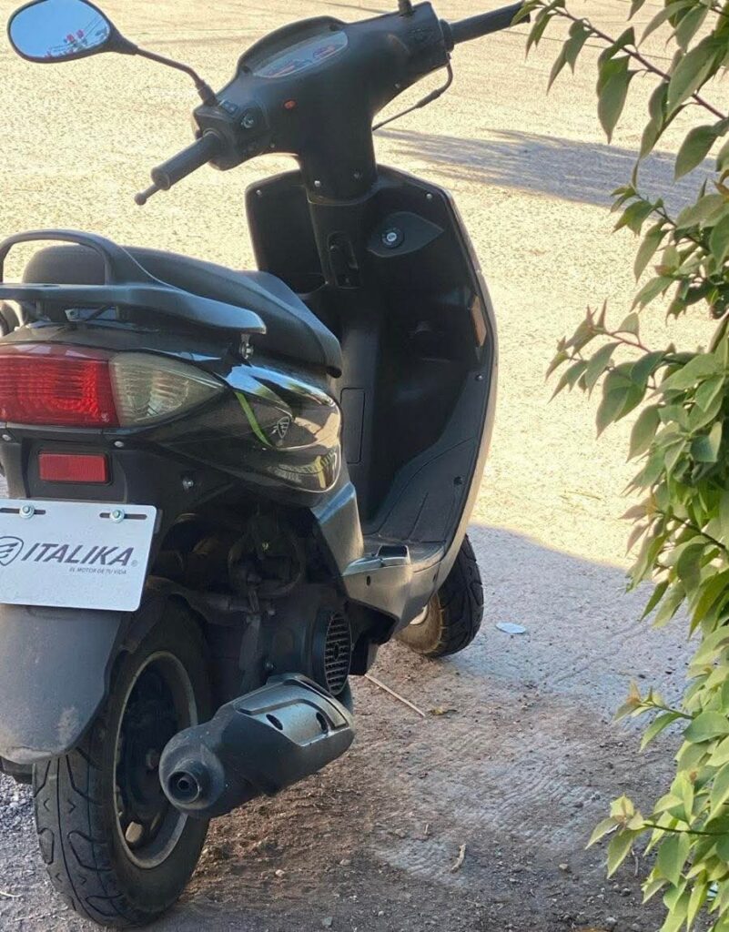 Hurtan motocicleta en la colonia Popular 1 FB IMG 1764634066909 1