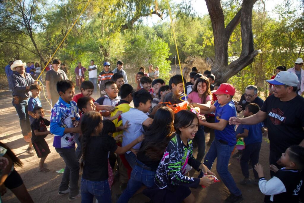 Heriberto Aguilar festeja a la niñez en Vícam 2 FB IMG 1766359726838 1