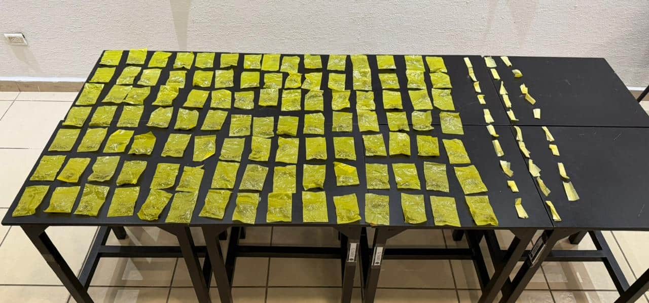 Decomisan más de 130 envoltorios de narcóticos