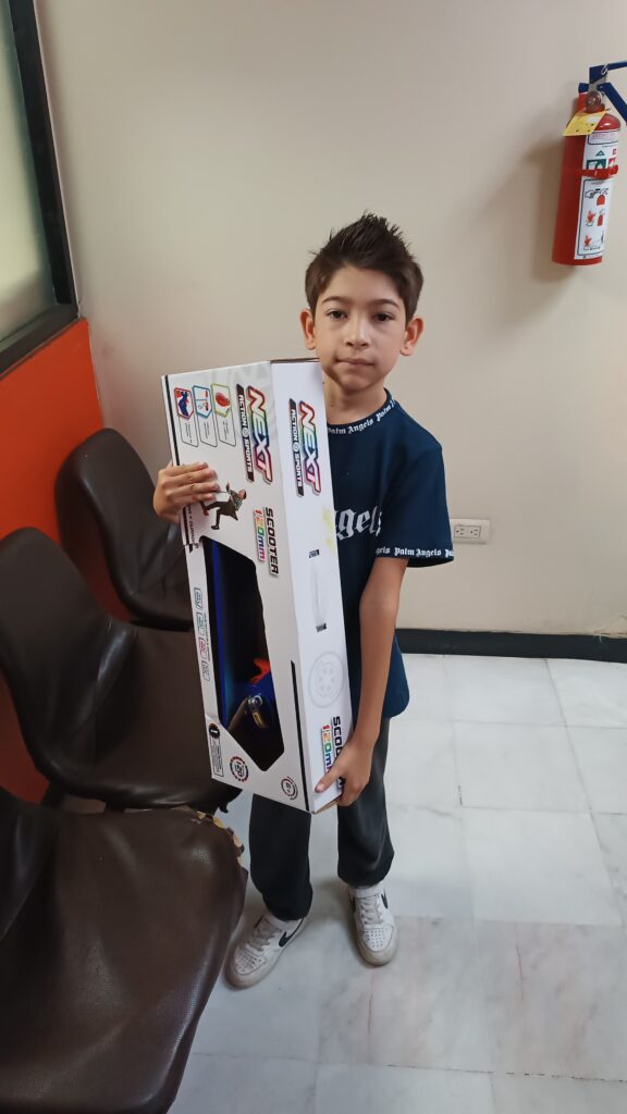 FM105 regala sonrisas 6 IMG 20251223 WA00861