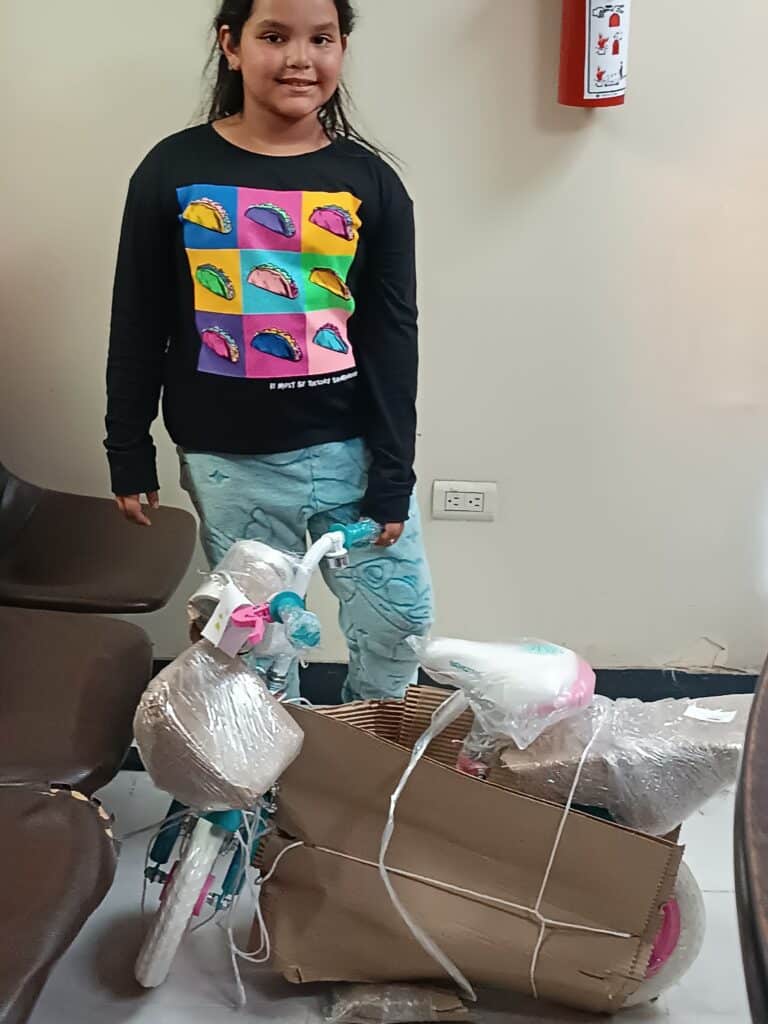 FM105 regala sonrisas 3 IMG 20251223 WA0108