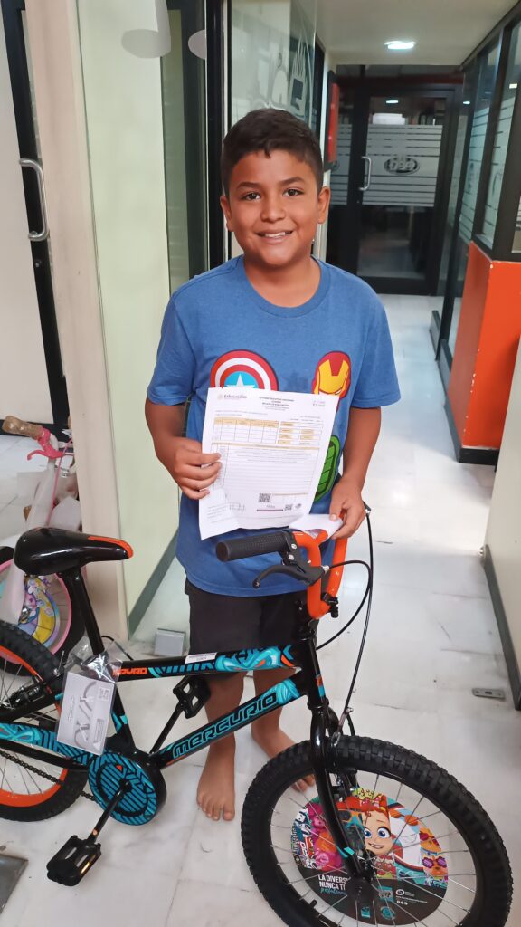 FM105 regala sonrisas 5 IMG 20251223 WA0113