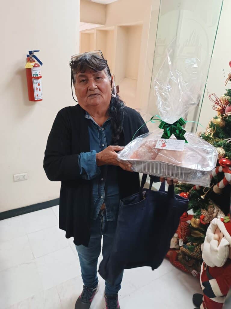 FM105 regala sonrisas 2 IMG 20251223 WA0262