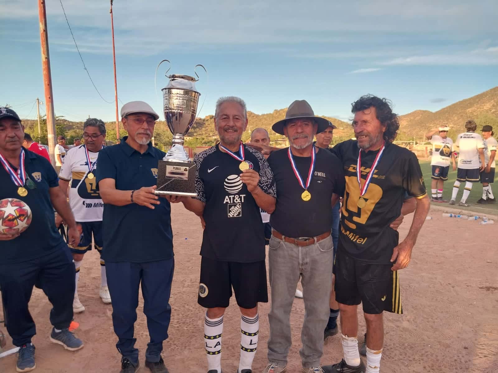 Celebran tradicional reencuentro de Pumas