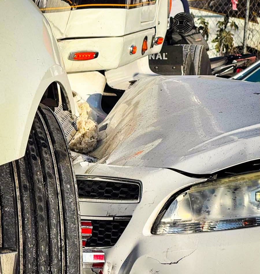 Protagonizan choque vehicular 1 WhatsApp Image 2025 12 11 at 7.27.22 PM 1