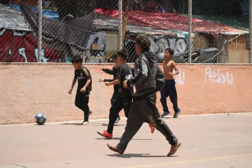 El futbol como refugio para la niñez migrante en transito 1 el futbol reconcilia y une a ninos migrantes en la ciudad de mexico 383658bc ea2b 4215 a1ed 390c7371e8a0 medialjnimgndimagefullsize