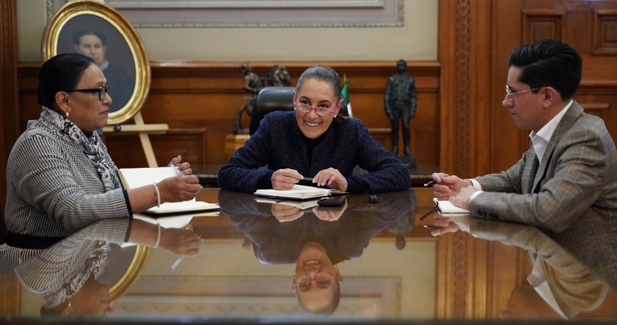 Sheinbaum invita al Papa León XIV a visitar México