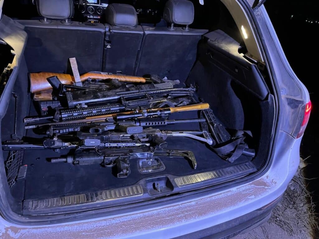 Asegura Gabinete de Seguridad de Alfonso Durazo arsenal de alto poder en vehículo robado en Navojoa 3 Seguridad