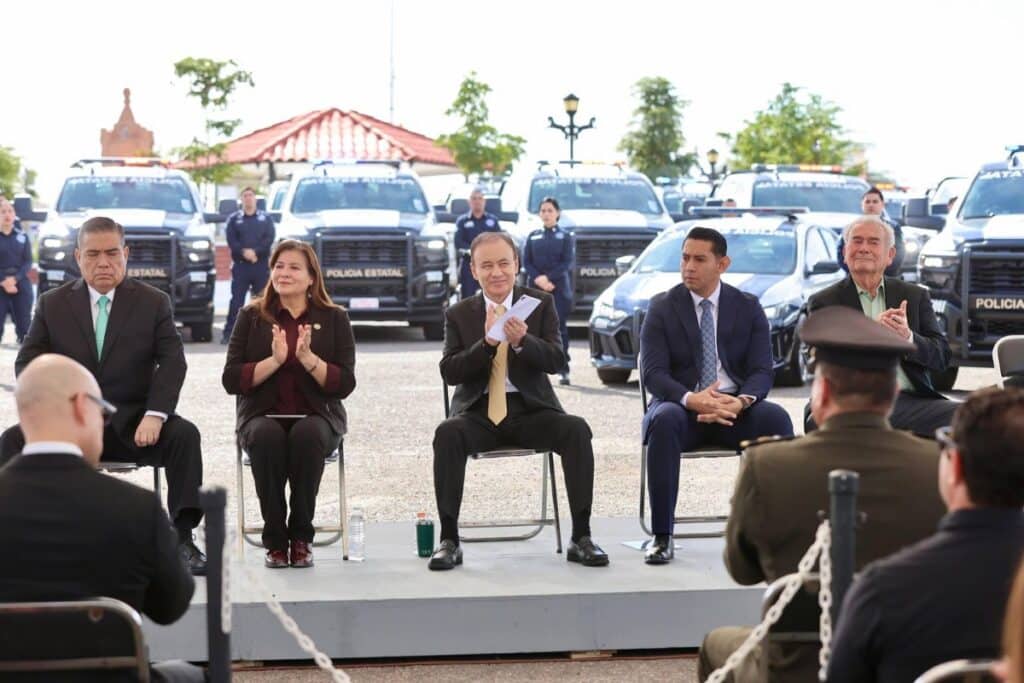 Gobernador Durazo duplica estado de fuerza con más patrullas y reconoce a policías en su día 1 Durazo