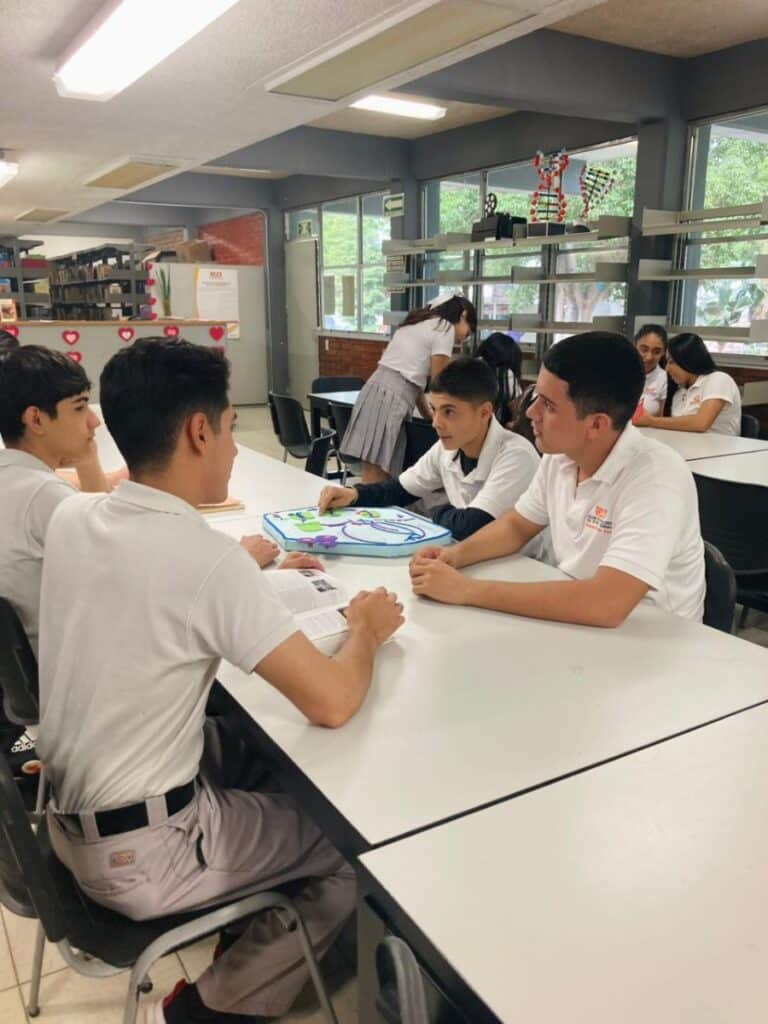 Recibirá Gobierno de Sonora a más de 28 mil 500 estudiantes que regresan a clases en Cobach 2 estudiantes