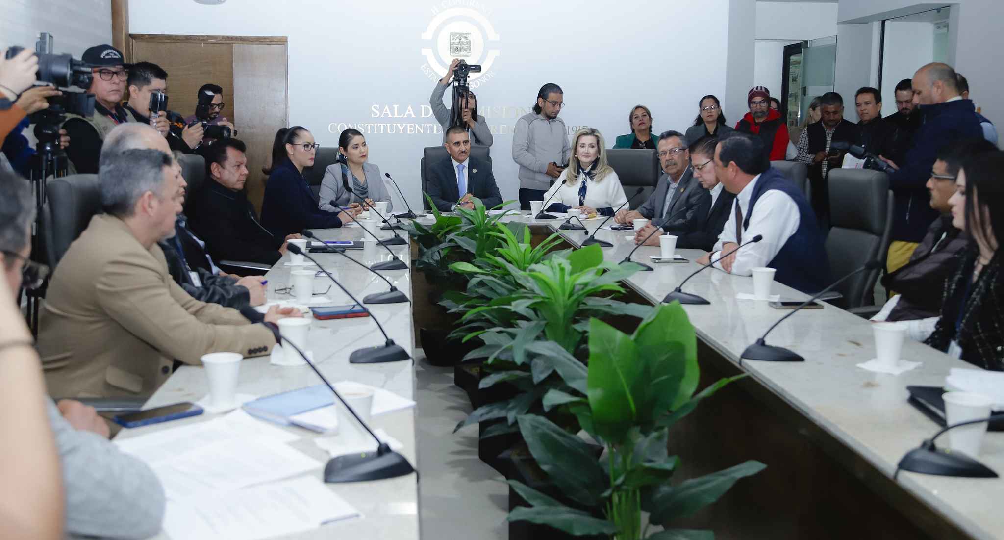 Analiza Congreso de Sonora iniciativa en materia de protección a la autonomía sindical