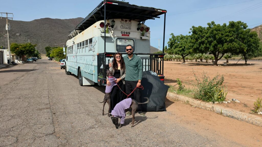 Llegan a Guaymas “Los Van Creando” 1 297