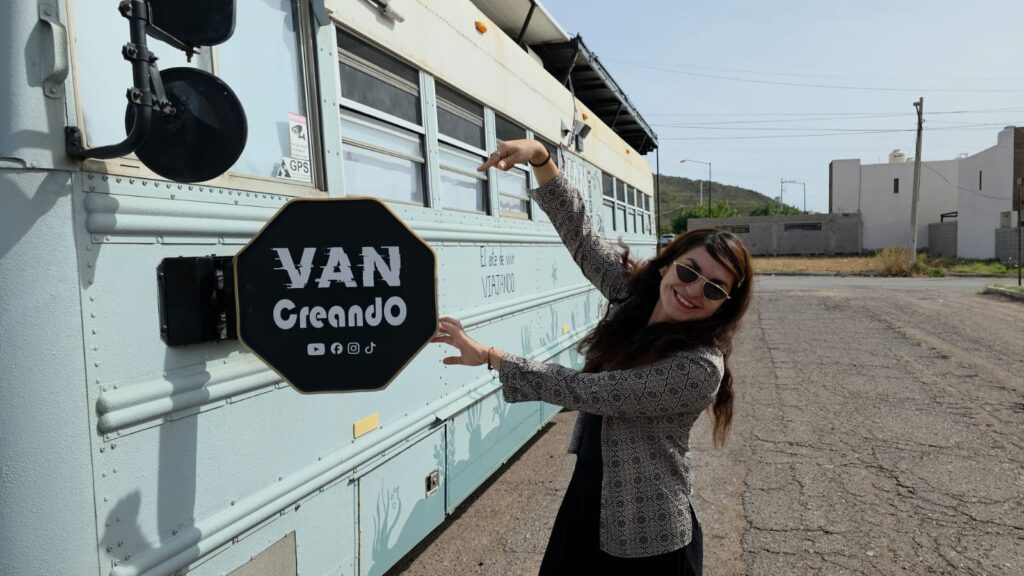 Llegan a Guaymas “Los Van Creando” 2 298