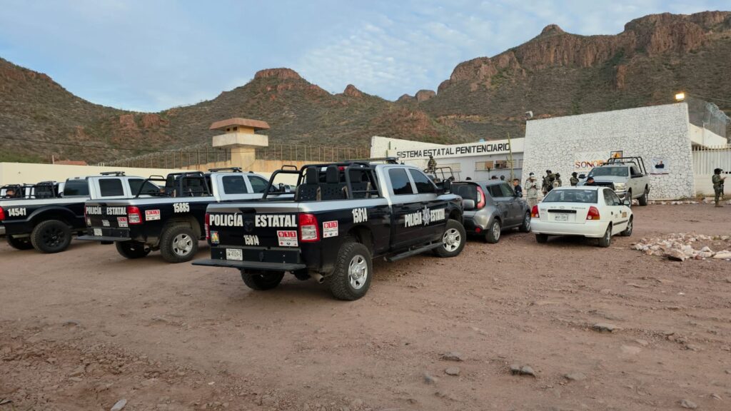 Realizan cateo en Cereso 5 319 copia