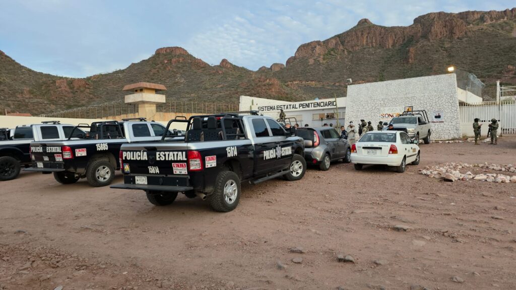 Realizan cateo en Cereso 1 323 copia