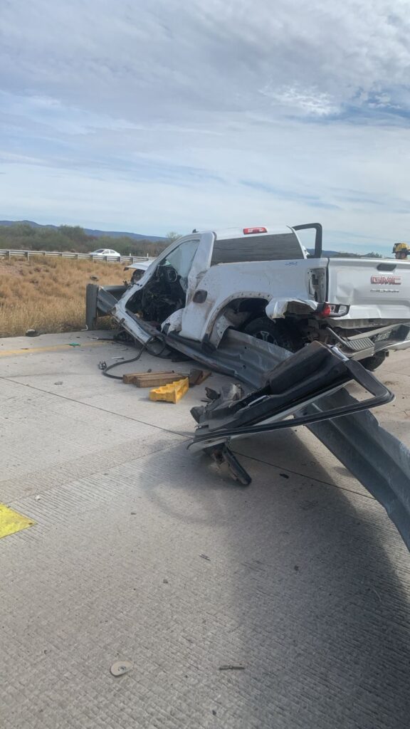 Rescatan a conductor prensado 2 57