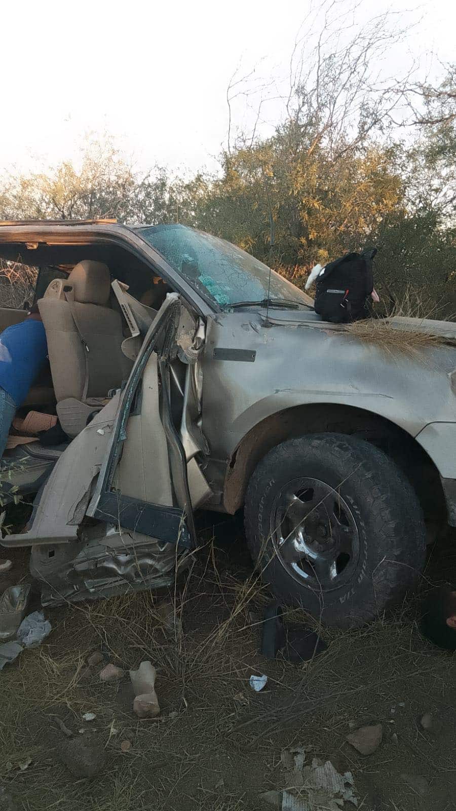 Resulta herido en volcadura en el valle de Empalme