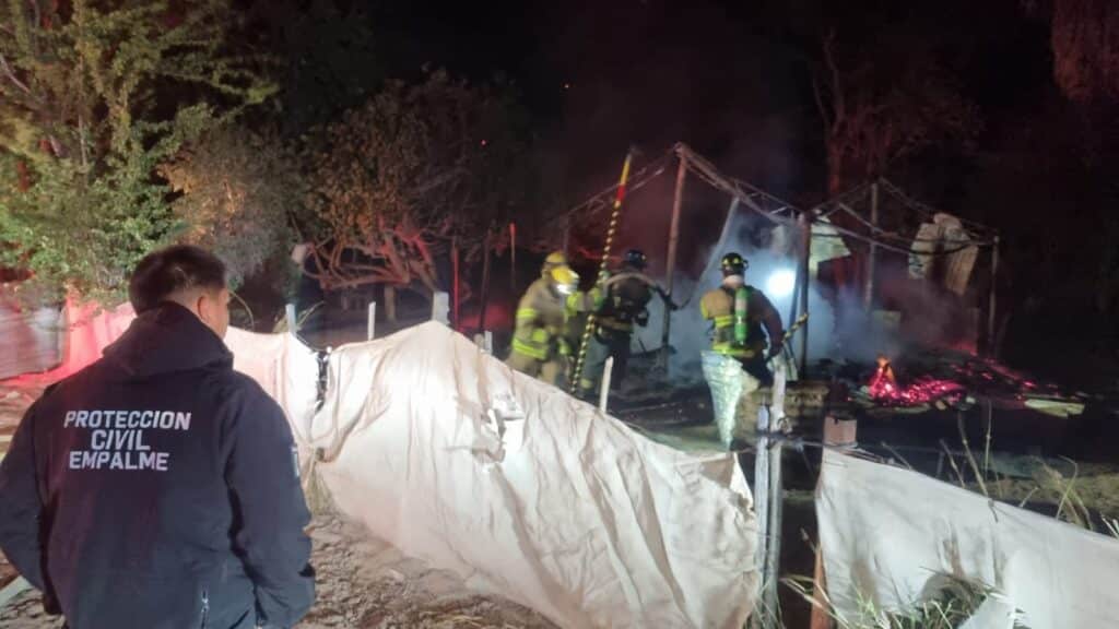 Destruye fuego vivienda en el ejido San Fernando 1 85 1