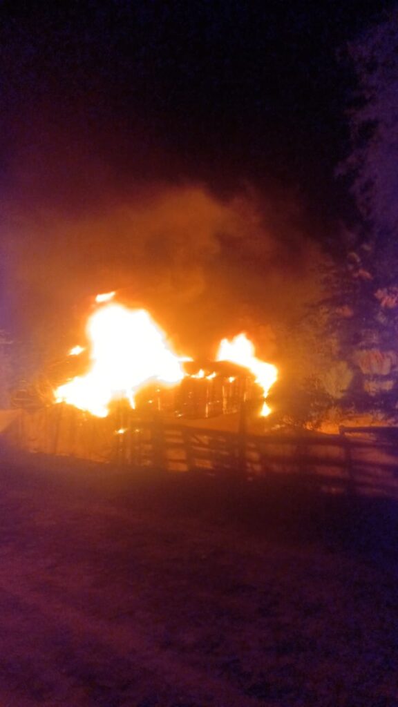 Destruye fuego vivienda en el ejido San Fernando 3 87