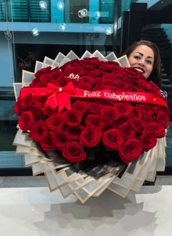 Eduin Caz sorprende a su madre con serenata de cumpleaños 1 Eduin Caz