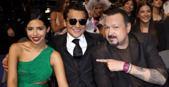 Pepe Aguilar sorprende a Christian Nodal con regalo único 1 Pepe Aguilar