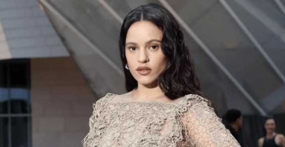 Rosalía estrena romance con Loli Bahía en París, aflojan rumores 1 Rosalía