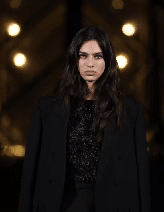 Loli Bahía, modelo con la que Rosalía fue captada de la mano 1 Loli Bahía