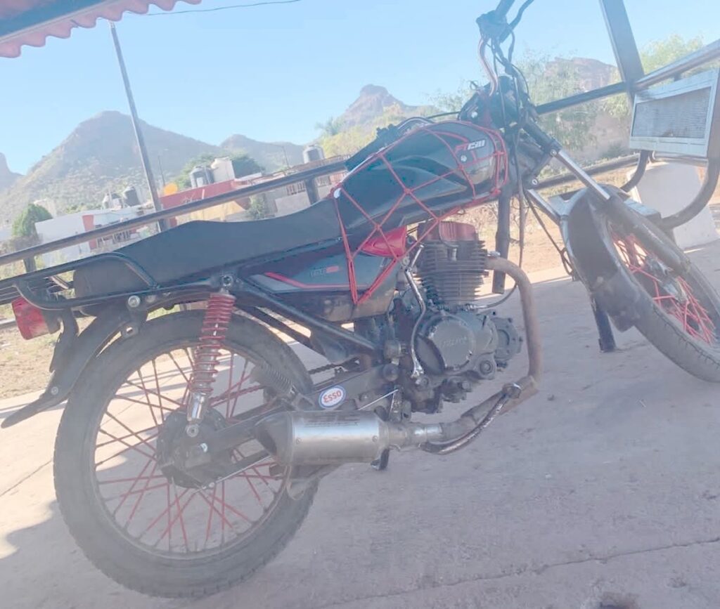 Se roban motocicleta 1 motocicleta