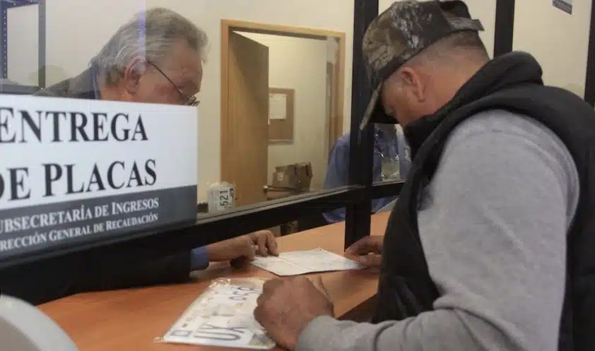 Aumenta costo de placas 1 placas