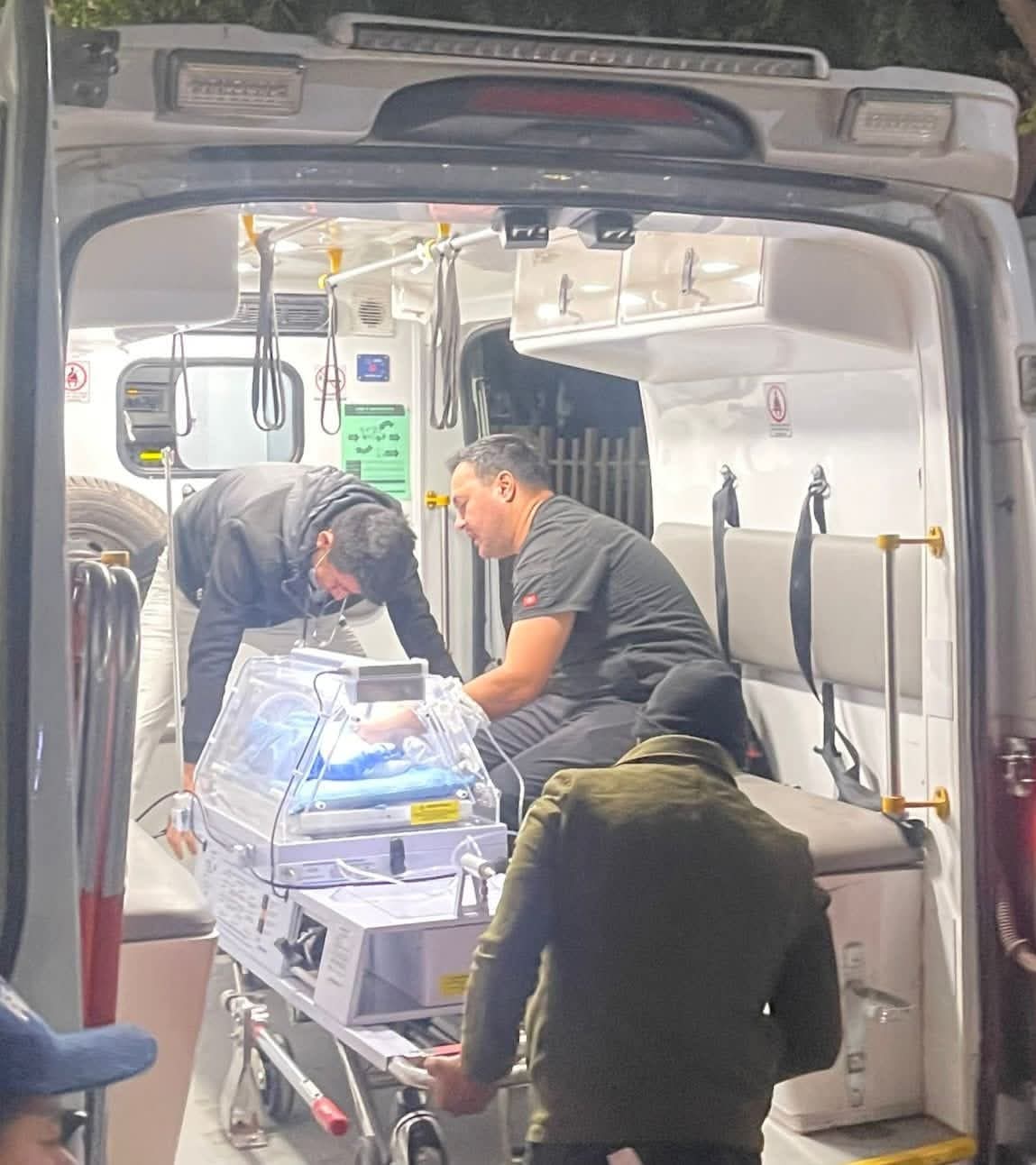 Rescatan a bebé abandonado en campo agrícola