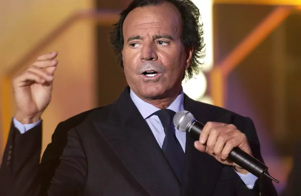 Julio Iglesias gana batalla legal tras archivo de denuncia 1 Julio