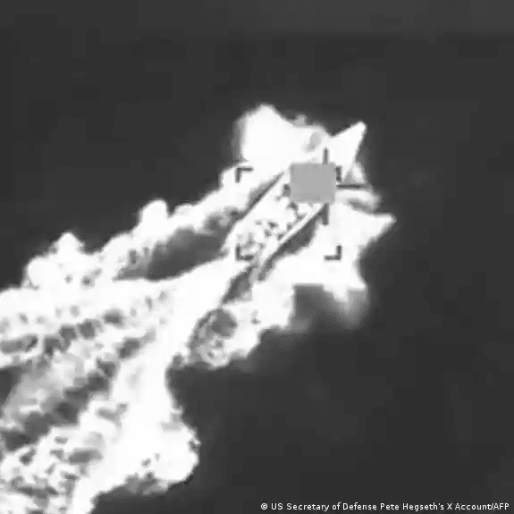 Pentágono utilizó aeronave encubierta en letal ataque en el Caribe, revela NYT 2 image 16