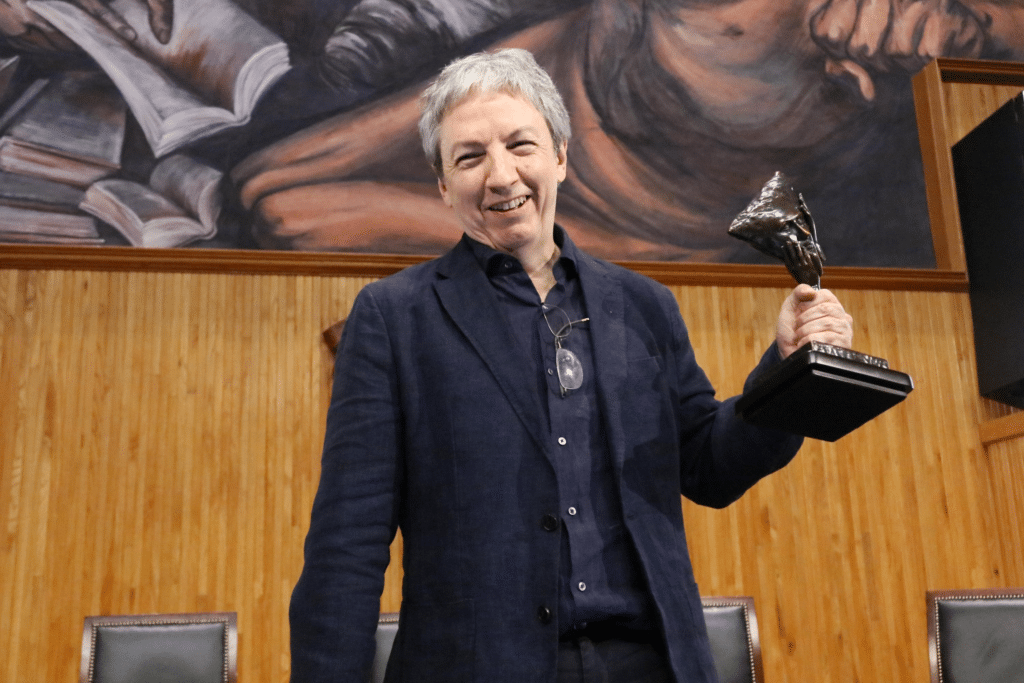 Mexicano David Toscana se alza con el Premio Alfaguara de Novela 2026 3 image 177