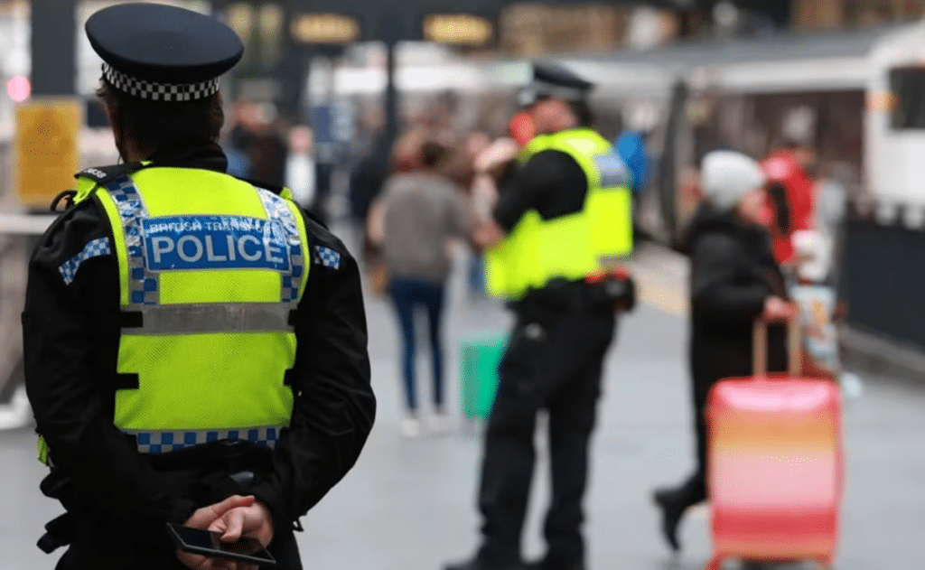 Británico de 80 años que ganó la lotería es condenado por liderar una red de narcotráfico 2 image 266