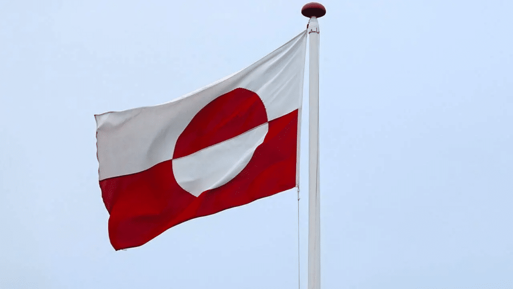 Multan en Groenlandia a cómico alemán por intentar izar bandera de Estados Unidos 3 image 271