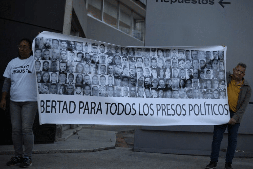Liberan a 24 presos políticos en Venezuela 2 image 3