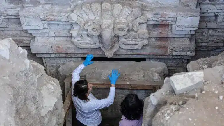 Hallazgo histórico en Oaxaca descubren tumba zapoteca del año 600