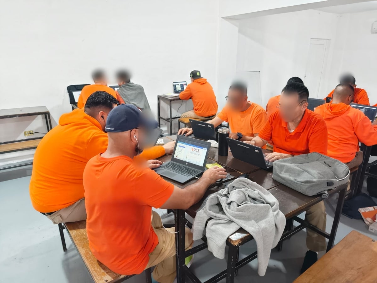 Población penitenciaria en Sonora cursan estudios universitarios en línea
